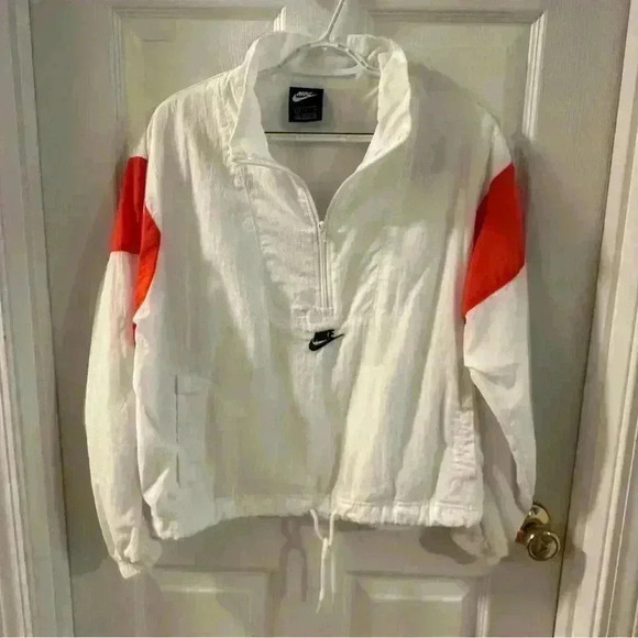 Nike Women’s Windbreaker Size Small - Picture 4 of 9